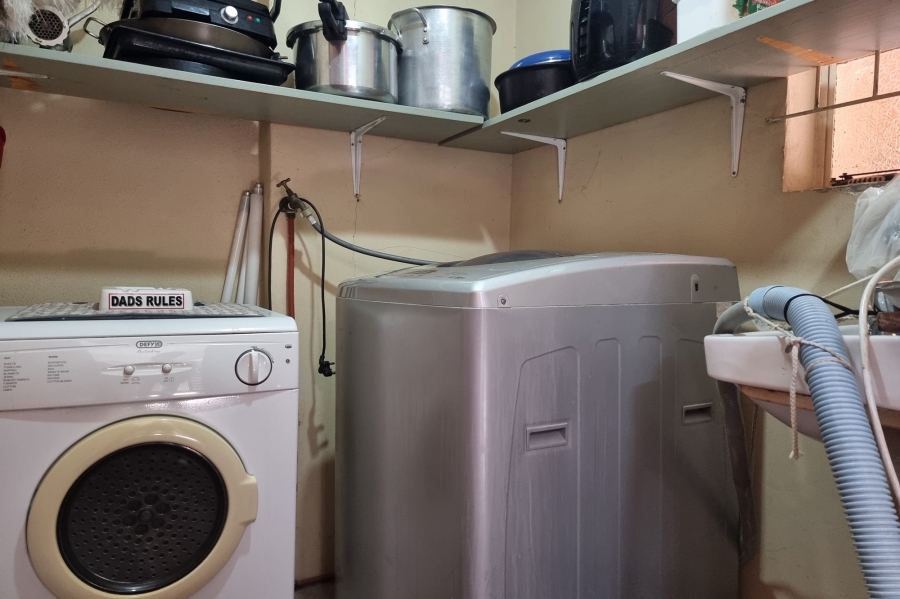 5 Bedroom Property for Sale in Humansdorp Eastern Cape